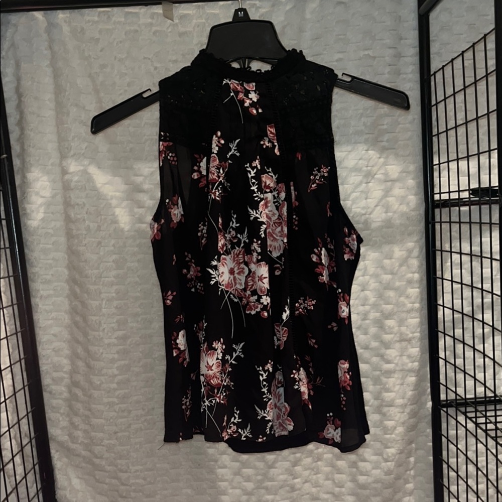 Black and Pink Sleeveless Fitted Blouse with Mandarin Collar
